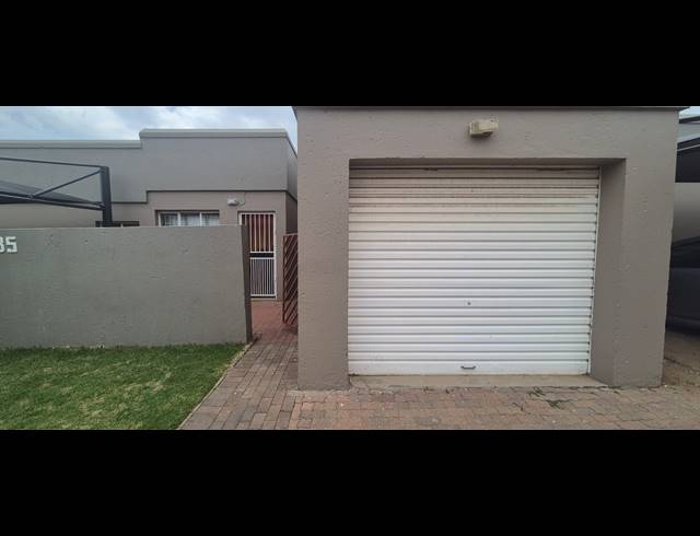 1 BEDROOM TOWNHOUSE FOR SALE IN HALFWAY GARDENS